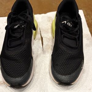 Kids Black and Yellow Athletic Sneakers - Breathable Mesh Design